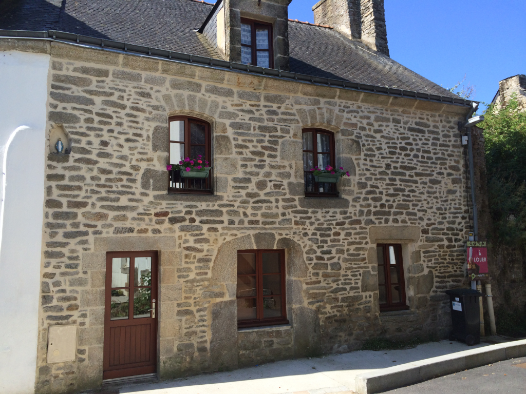 A LOUER Appartement T3 1er étage 56230 QUESTEMBERT A LOUER Appartement T3 1er étage 56230 QUESTEMBERT