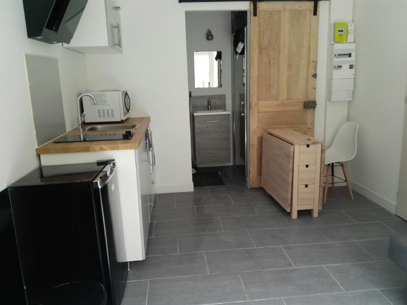 A LOUER Studio meublé avec jardinet centre ville PLOERMEL 56800 BRETAGNE MORBIHAN A LOUER Studio meublé avec jardinet centre ville PLOERMEL 56800 BRETAGNE MORBIHAN