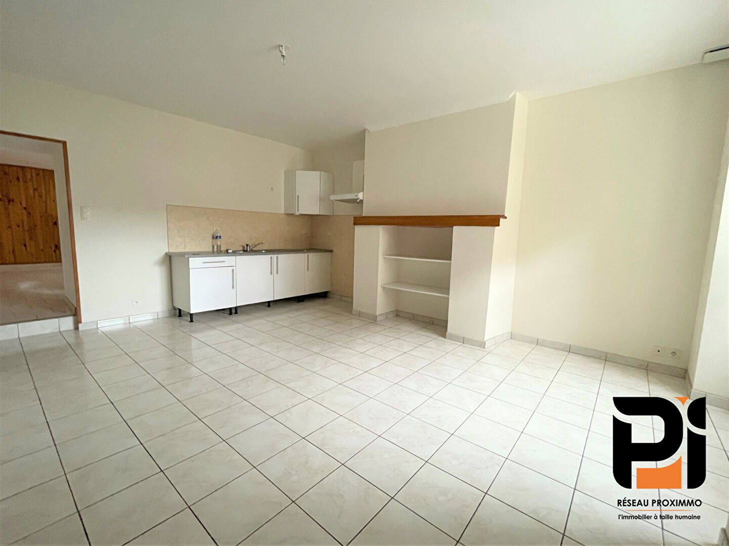 A LOUER CENTRE VILLE T3 35 390 GRAND FOUGERAY A LOUER CENTRE VILLE T3 35 390 GRAND FOUGERAY