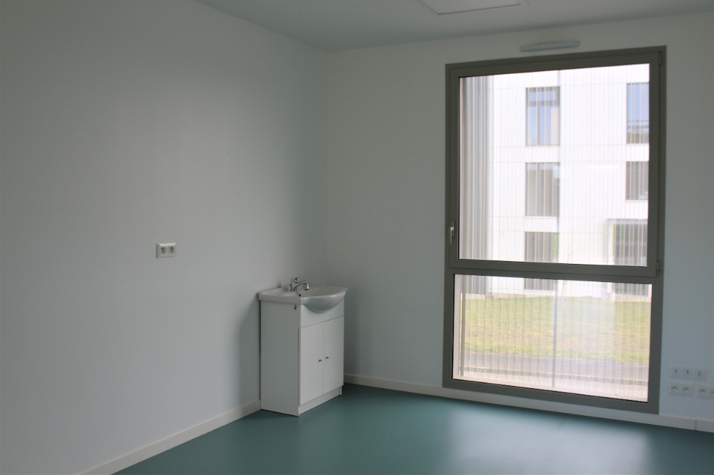 A LOUER BUREAU 15,50 m² 35 470 BAIN DE BRETAGNE A LOUER BUREAU 15,50 m² 35 470 BAIN DE BRETAGNE