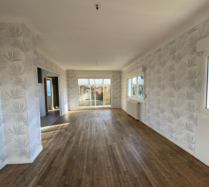 A VENDRE MAISON - DEPENDANCES - TERRAIN 753 m² CENTRE DE BAIN DE BRETAGNE ILLE ET VILAINE - terrain A VENDRE MAISON - DEPENDANCES - TERRAIN 753 m² CENTRE DE BAIN DE BRETAGNE ILLE ET VILAINE - terrain