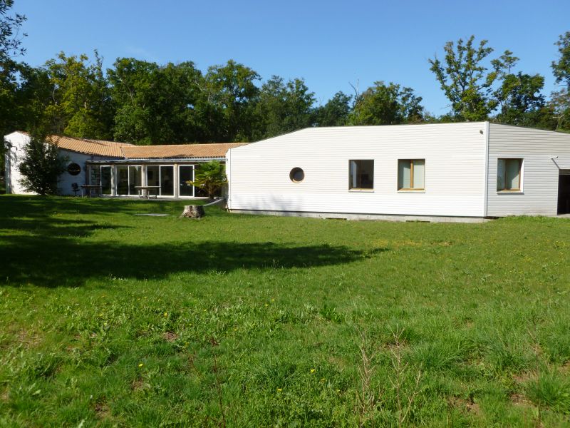 Bureaux  660 m2 cadre exceptionnel LAGORD
