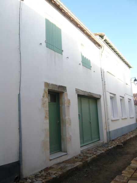 MAISON COEUR DE LA FLOTTE - 2 CHAMBRES, COUR