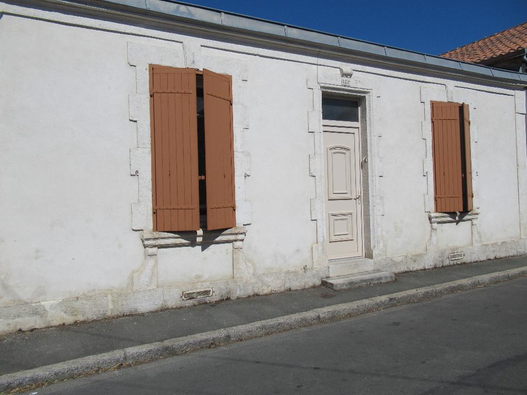 TASDON, maison 2 chambres + jardin.
