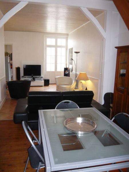 MAISON T6, GGE, COUR A FETILLY