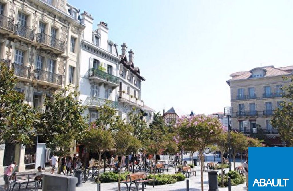 A VENDRE BOUTIQUE 30 m� BIARRITZ DROIT AU BAIL PROCHE PLACE CL�MENCEAU
