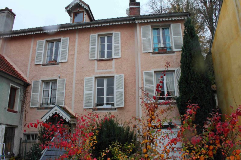Maison proche A4 6 pi�ce(s) 138 m2
