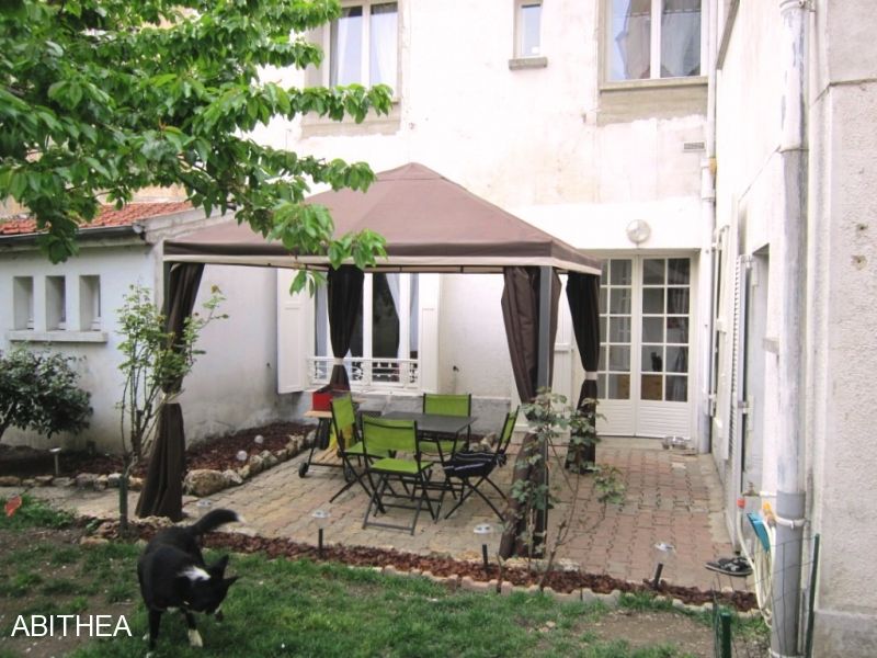 CENTRE VILLE APPARTEMENT T2 AVEC JARDIN