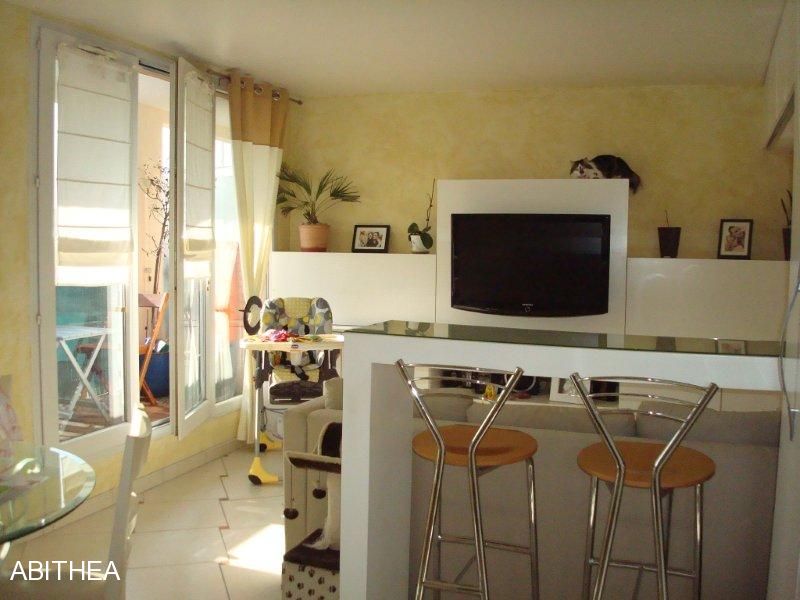 PROCHE MOISSY 2 PIECES