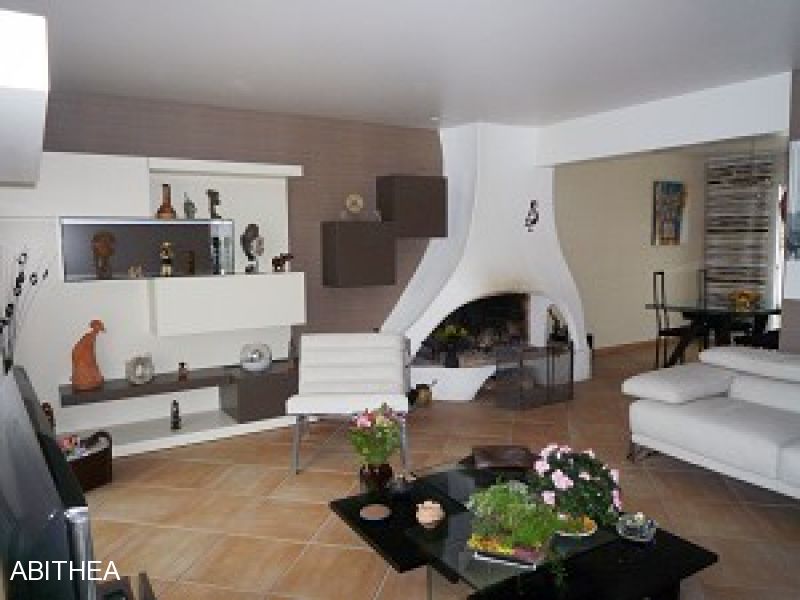 MAISON DE 180 m� AVEC VERANDA ET SALLE DE JEUX