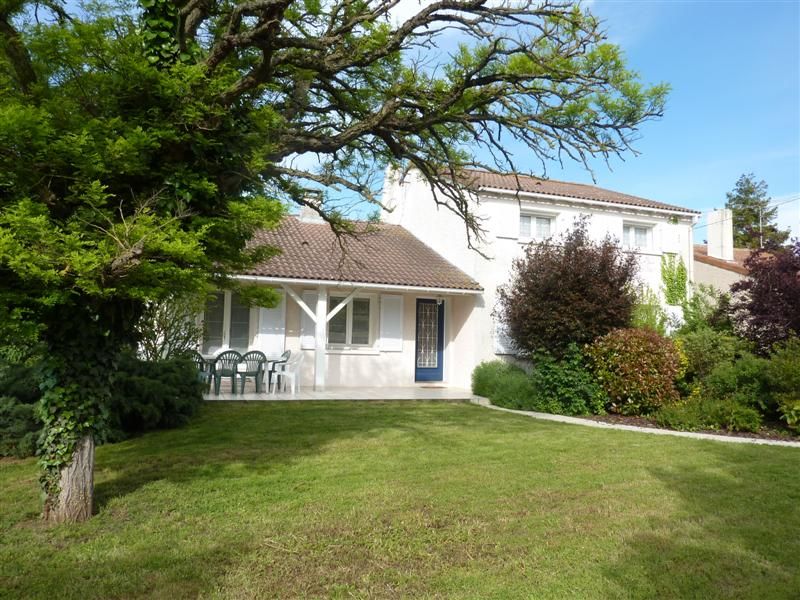 MAISON DE 140 M� HORS LOTISSEMENT MIGNE AUXANCES 5 KM POITIERS