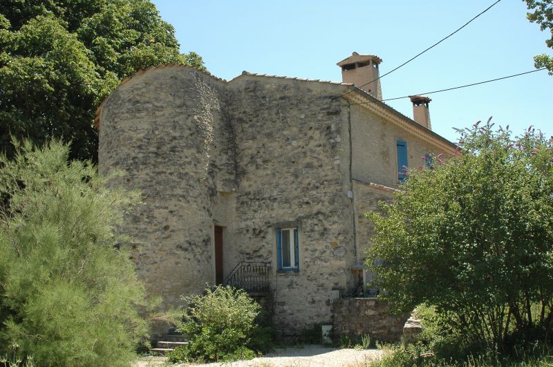 Pays de FORCALQUIER - Moulin 220 m� sur 1.3ha