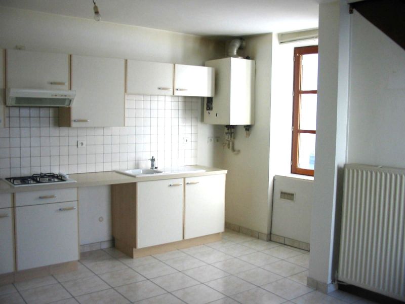 Pour commencer en investissement, maison en bon �tat avec stationnement privatif !