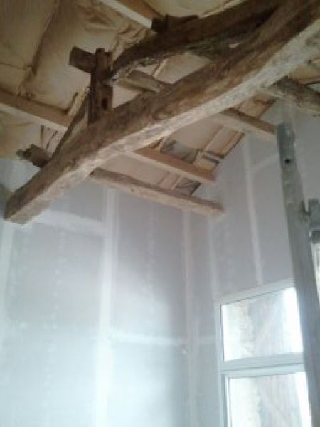 Maison en cours de r�novation, 80 m� habitables environ !