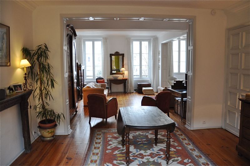 Bordeaux Appartement 10 pi�ces avec patio et terrasse