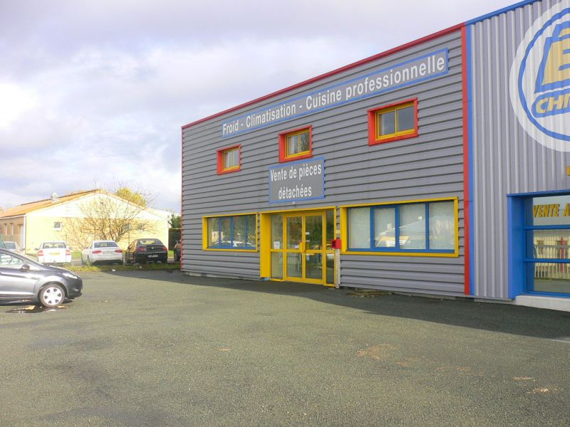 Local commercial  La Roche Sur Yon - 1347 m2