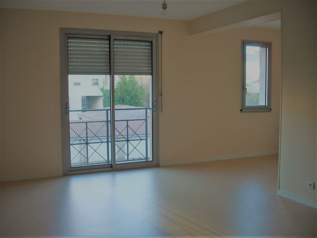 Appartement  La Roche Sur Yon 2 pi�ce(s) - 45 m2
