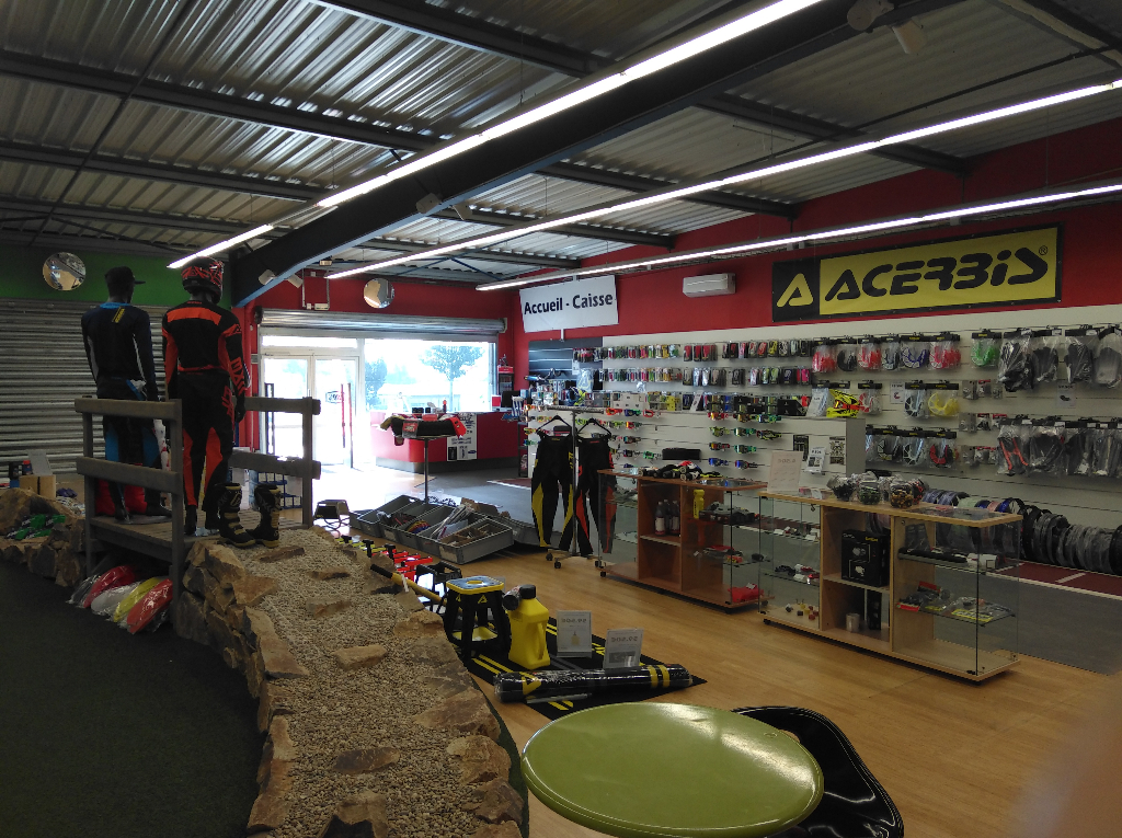Local commercial La Roche Sur Yon 300 m2