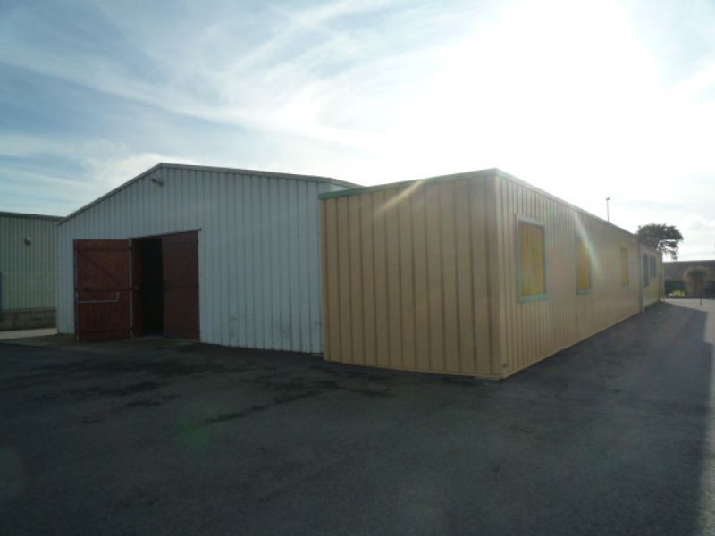 Local d'activit� Le Poire Sur Vie 330 m2