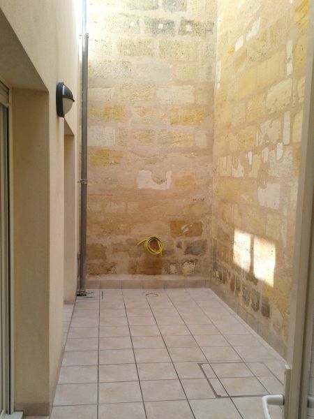 CHARTRONS APT T3 75M� PATIO 22M�