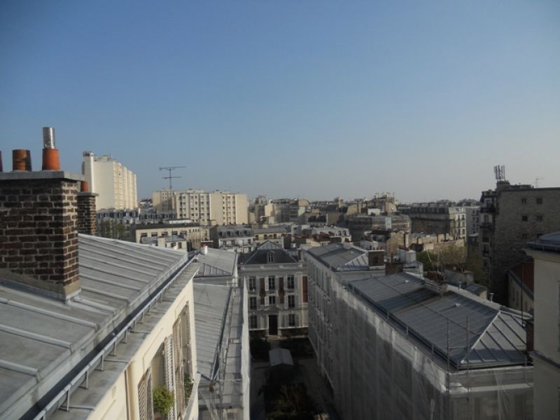 M�tro Jourdain, Belle Studette
