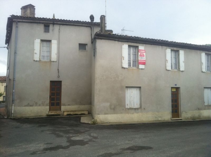 AV � 20 mn de Libourne- immeuble pour investisseur
