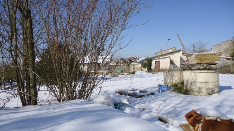 Centre village. Terrain � b�tir.