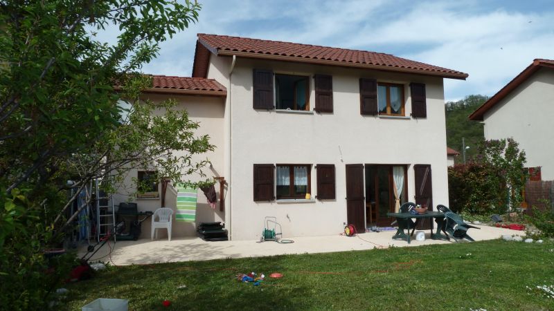 A vendre au Genevrey de VIF,  Maison de 5 pi�ces de 104 m2 habitables sur 380 m� de terrain.