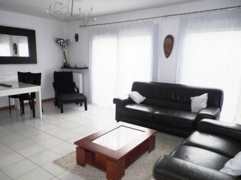 Lumineuse maison aux belles prestations en lisi�re de for�t !