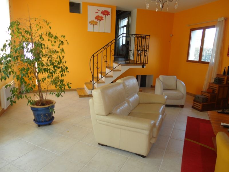 Maison de 7 pi�ces 180 m2 et 802 m� de jardin dans le quartier du Bouquet � Pontault-Combault !