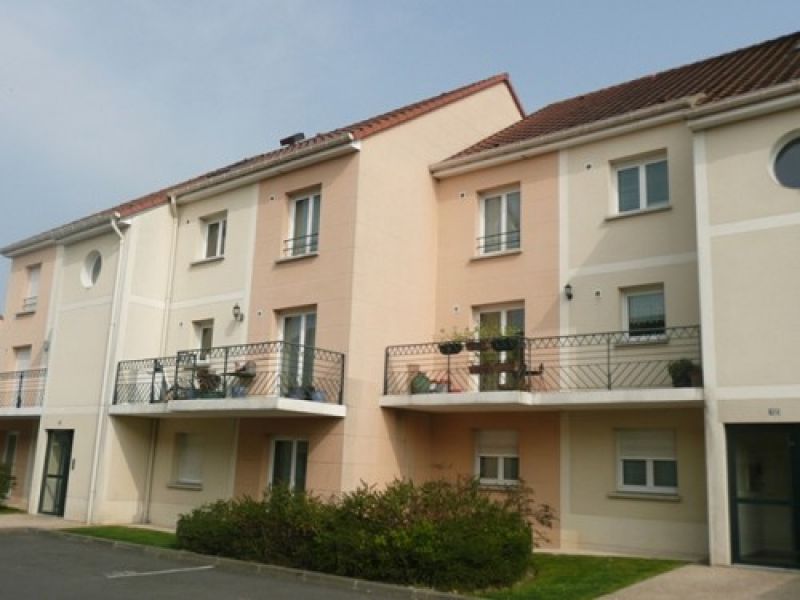 Duplex F3 en 1er et dernier �tage avec terrasse et parking!