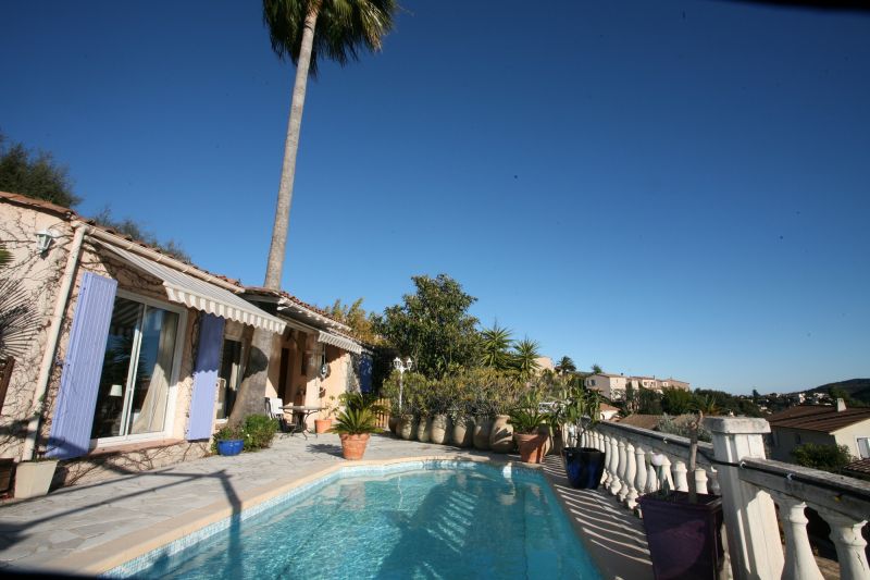 Maison  5 pi�ce(s) 136 m2