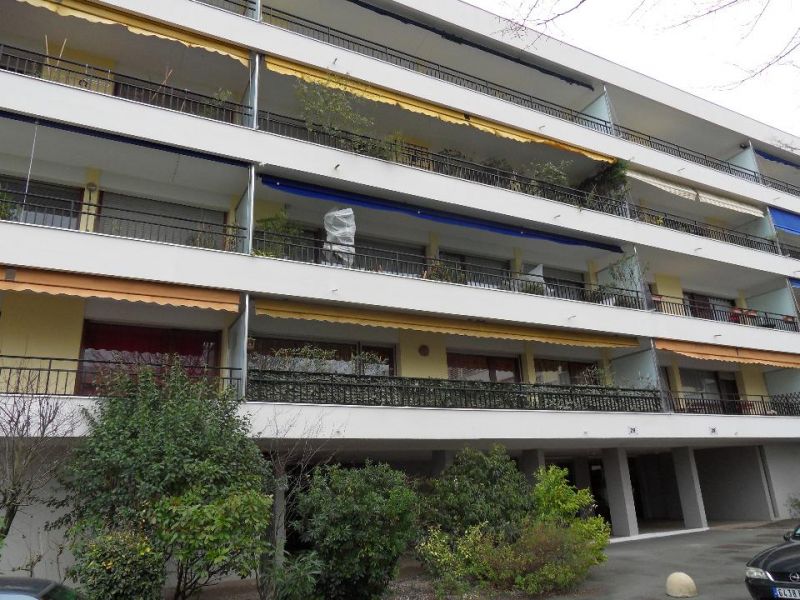 Pessac � 450 m du centre-ville
