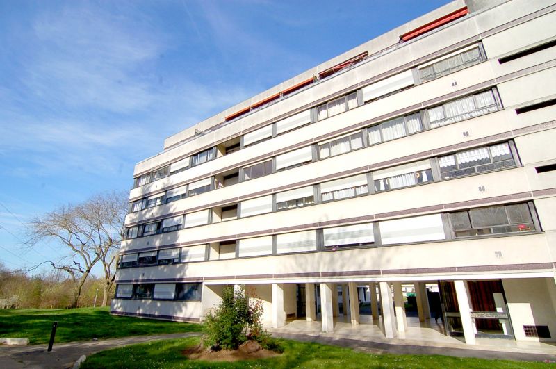 APPARTEMENT A VENDRE - 5 PIECES AVEC BALCON - 100 m� - 95000 PONTOISE