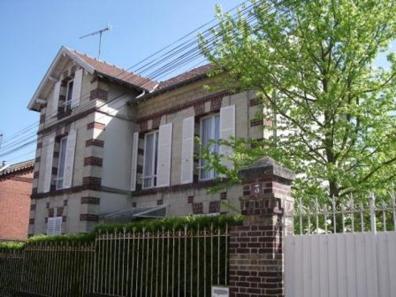 Maison - 6 pi�ce(s) - 135 m2