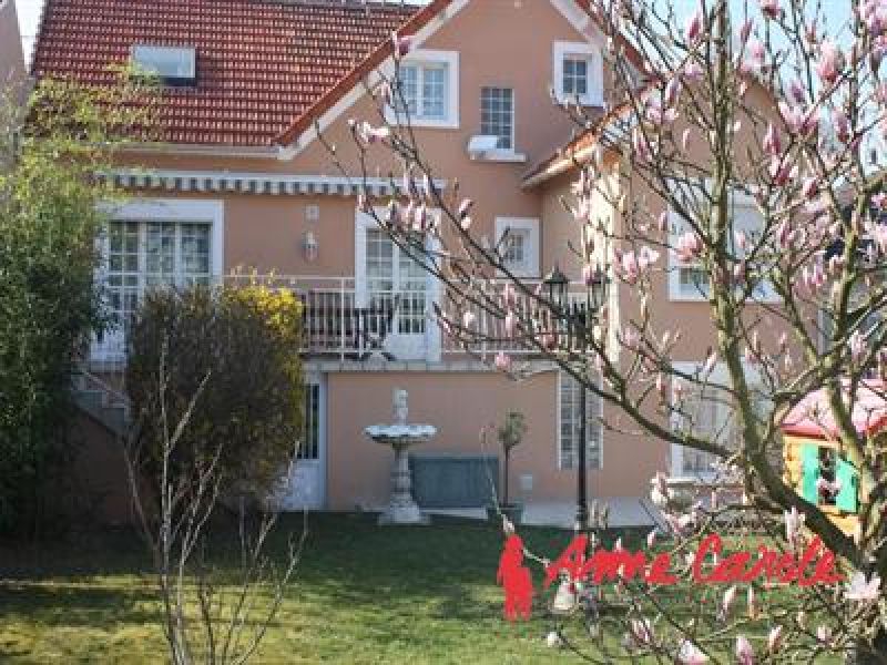 Maison  8 pi�ce(s)