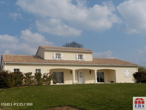 Roullet Saint Estephe - 4 pi�ce(s) - 167 m2