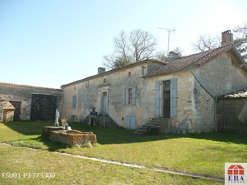  Roullet Saint Estephe - 9 pi�ce(s) - 171 m2