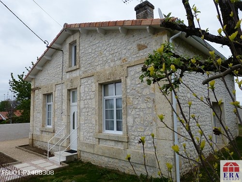 Voeuil Et Giget - 5 pi�ce(s) - 130 m2