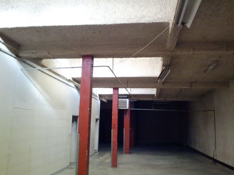 Local professionnel / Atelier / entrep�t � Saint Ouen