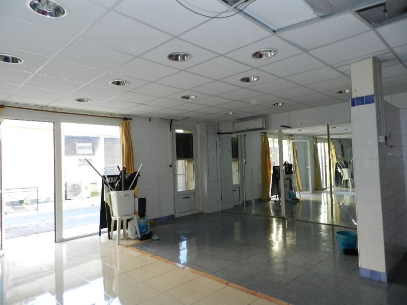 Local commercial Cogolin 1 pi�ce(s) 45 m2