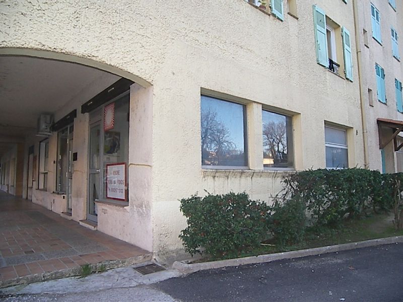 Local commercial Cogolin 22.61 m2