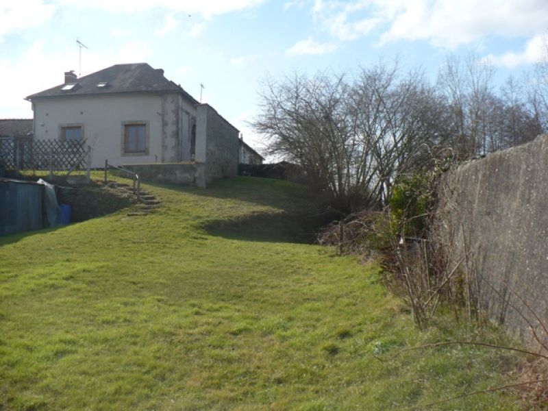 Maison de caract�re-LA MOTHE ACHARD CENTRE-7 pi�ces sur 2 niveaux-3128m� terrain