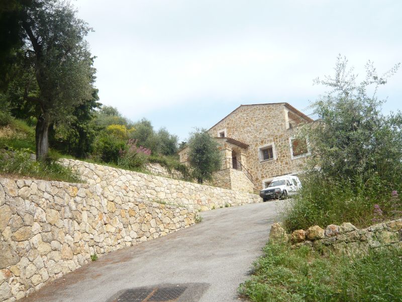 VILLA sur 3 niveaux