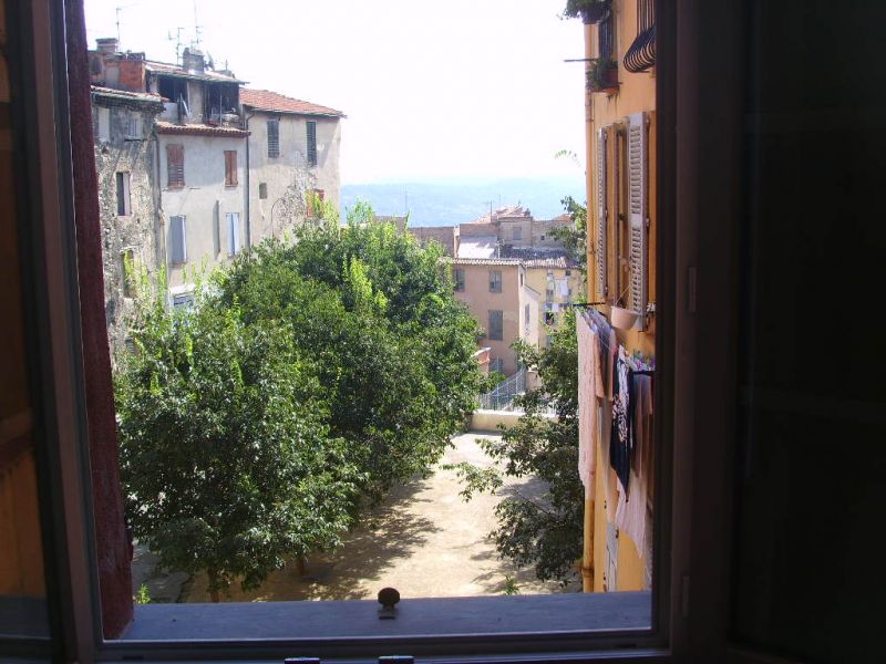 GRASSE, PROCHE CENTRE HISTORIQUE,  F3 68M2