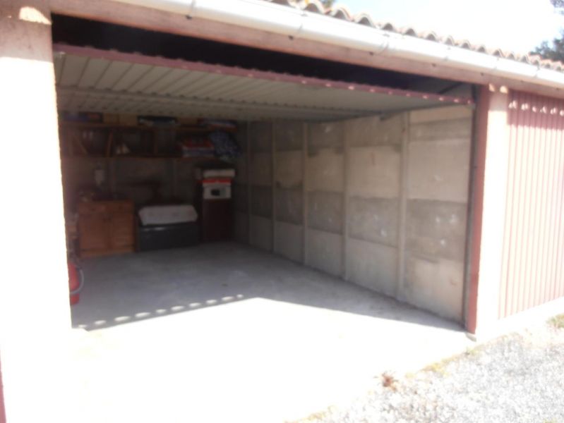 PEYMEINADE: GARAGE RESIDENCE RIVIERAZUR