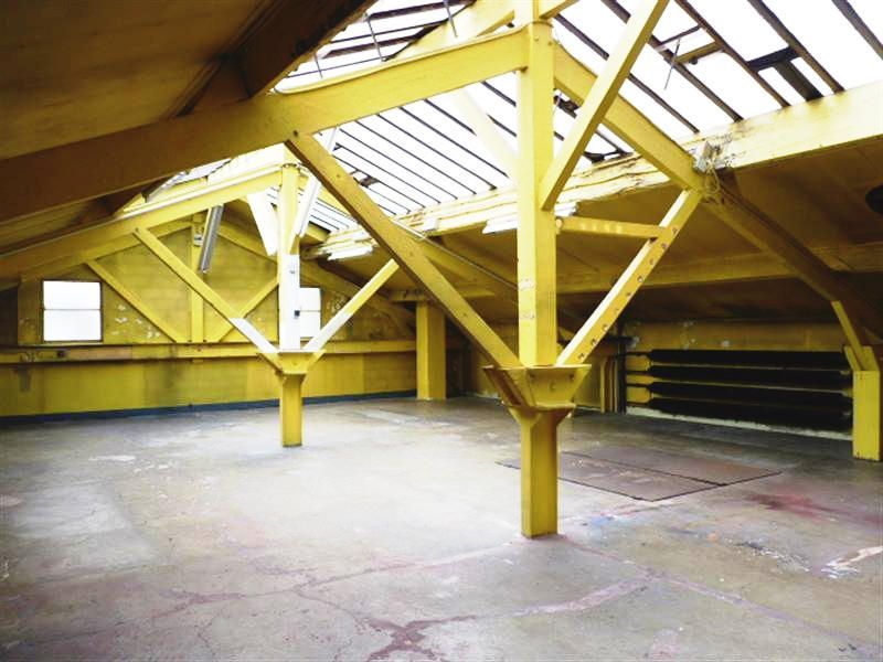 Atelier /Loft  A RENNOVER Levallois Perret 5 pi�ce(s) 176.64 m2