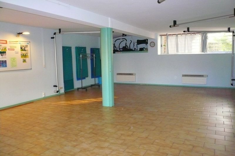 A vendre Hy�res murs local commercial de 89 m2