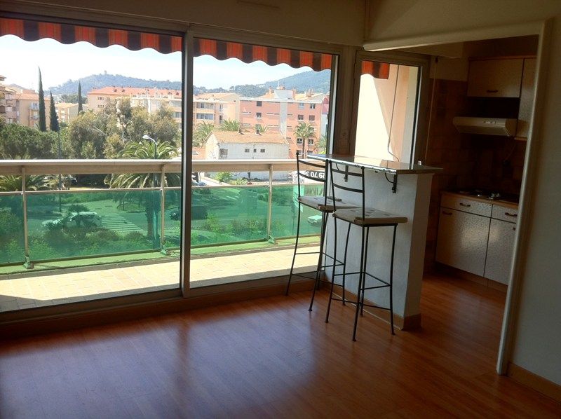 A vendre Hy�res centre ville appartement T1 de 31 m2