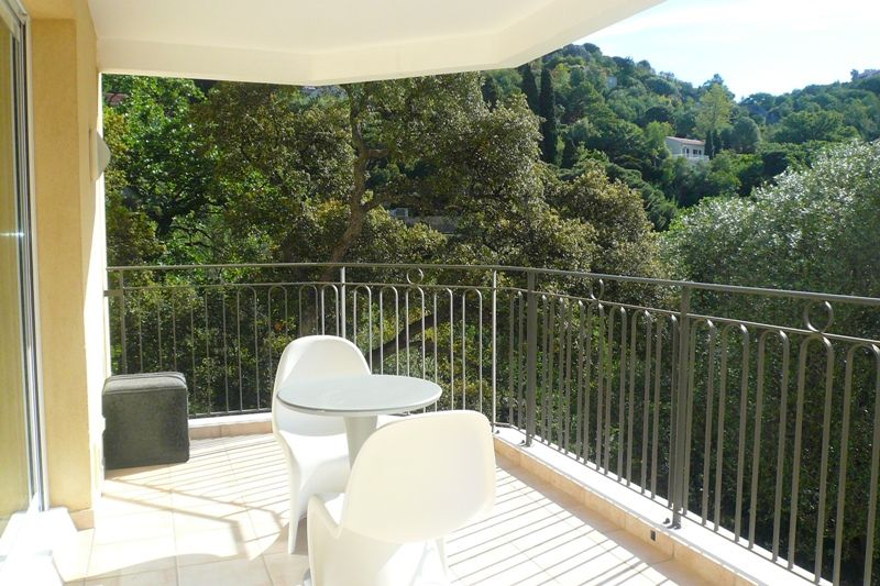 A vendre hy�res appartement de 88 m2 dans r�sidence de standing